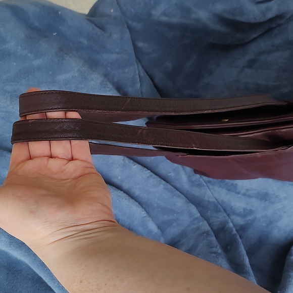 Vintage Etienne Aigner dark brown leather shoulder bag. EUC Preloved - Picture 16 of 16